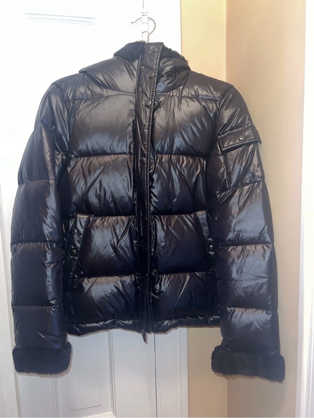 S13 Women's Black Shiny Puffer Jacket with Faux Fur Trim